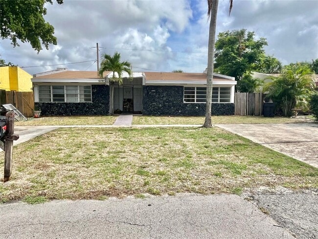 property at 2591 Riverland Dr