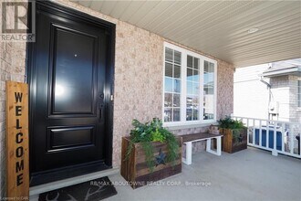 33 Boulder Crescent in Guelph, ON - Building Photo - Building Photo