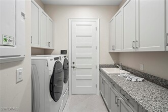 8795 Calypso Ct in Naples, FL - Building Photo - Building Photo