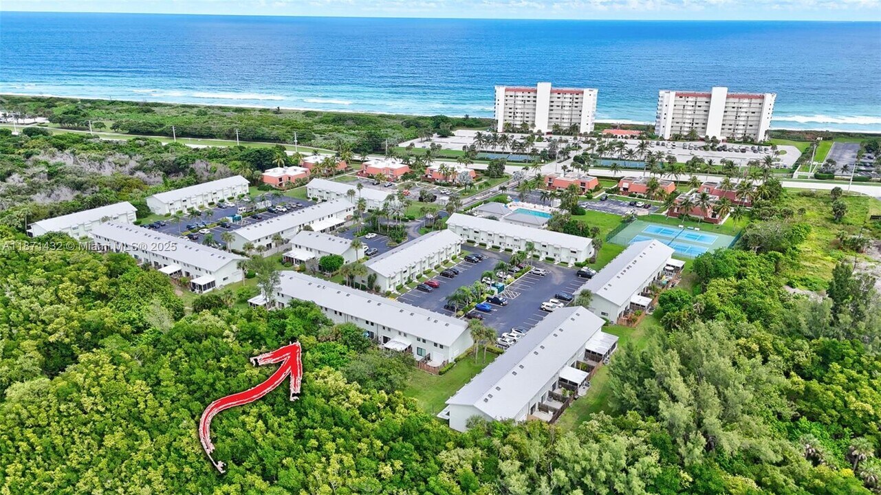 9421 S Ocean Dr in Jensen Beach, FL - Building Photo