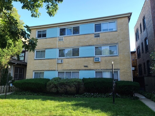 property at 828 Seward St