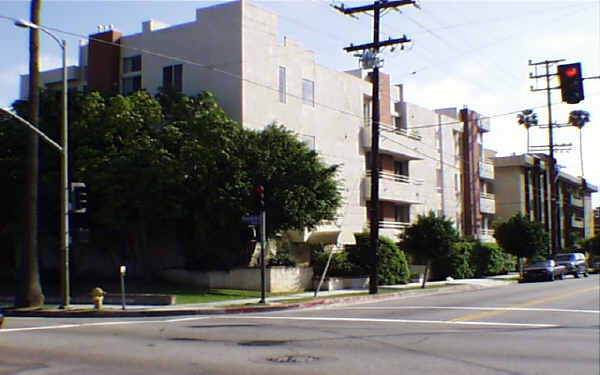 12112 Texas Ave in Los Angeles, CA - Building Photo