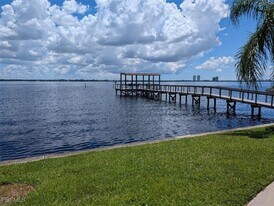 15493 Admiralty Cir in North Fort Myers, FL - Building Photo