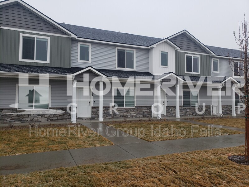 651 S 2400 W in Rexburg, ID - Building Photo
