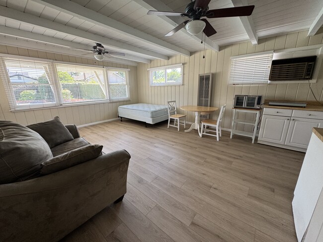 506 E Sunny Hills Rd, Unit Guest Home Studio