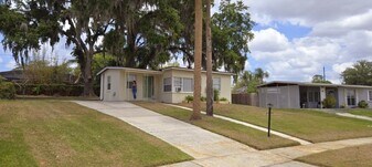 1196 Fountainhead Dr in Deltona, FL - Building Photo