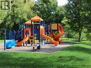 11 Colmar Pl in Hamilton, ON - Building Photo - Building Photo