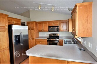 18047 Johnson St NW in Elk River, MN - Foto de edificio - Building Photo