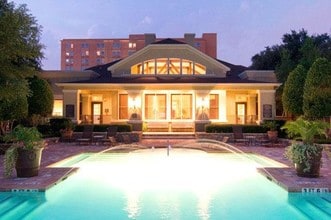 Villas at Hermann Park in Houston, TX - Foto de edificio - Building Photo