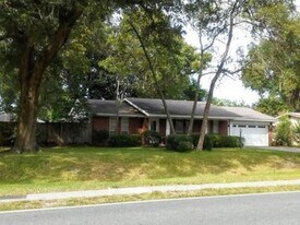 2620 Moody Ave in Orange Park, FL - Building Photo