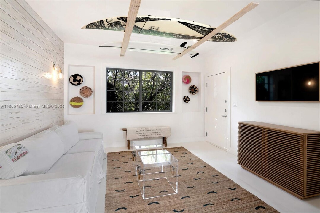 911 3rd St, Unit 6 in Miami Beach, FL - Foto de edificio