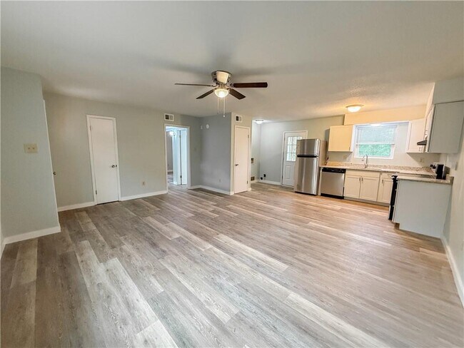 8863-8861 Maple St in Semmes, AL - Building Photo - Building Photo