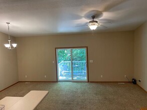 27 Cherry Hill in Hampton, IL - Building Photo - Building Photo