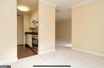 8312 Tobin Rd, Unit 31 in Annandale, VA - Building Photo - Building Photo