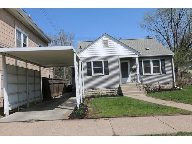 property at 818 Aldine St
