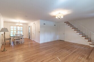 605 4th St in Wilmette, IL - Building Photo - Building Photo