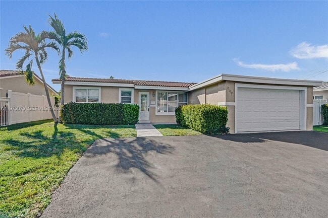 949 SE 10th Ct in Pompano Beach, FL - Building Photo - Building Photo