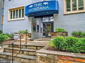 220 2nd St SE in Washington, DC - Building Photo - Building Photo