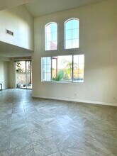 1736 Bluebird Ln in Carlsbad, CA - Foto de edificio - Building Photo