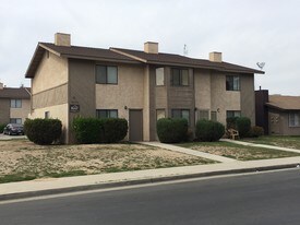 6409 Castleford St in Bakersfield, CA - Building Photo