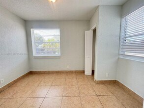 2525 N 23rd Ave in Hollywood, FL - Building Photo - Building Photo