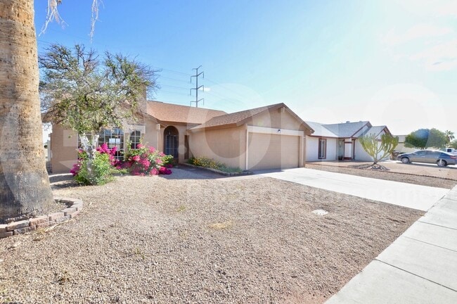 6337 Covina Rd in Mesa, AZ - Building Photo - Building Photo