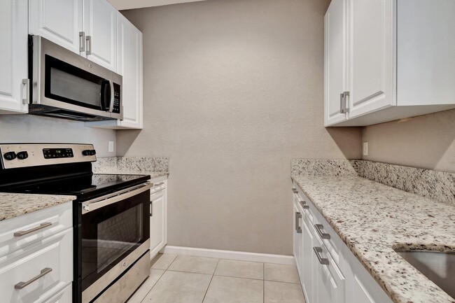 5830 Monterra Club Dr in Greenacres, FL - Building Photo - Building Photo