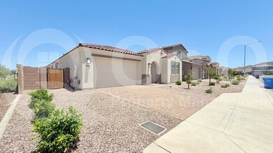 5336 W Rainwater Dr in Phoenix, AZ - Building Photo - Building Photo