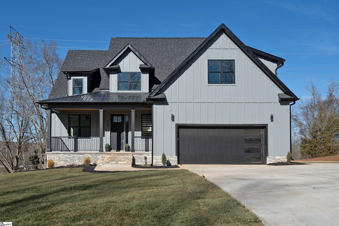 109 Horseshoe Bend Rd in Easley, SC - Building Photo