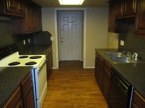 1936 Lariat Cir in Edmond, OK - Building Photo - Building Photo