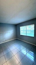 10176 Twin Lakes Dr in Coral Springs, FL - Building Photo - Building Photo