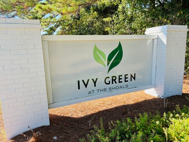 Ivy Green at the Shoals