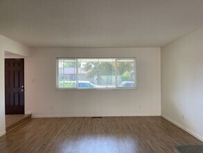 852 Skipper Cir in Sacramento, CA - Building Photo - Building Photo