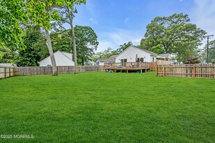 34 Chadwick Ave in Toms River, NJ - Building Photo