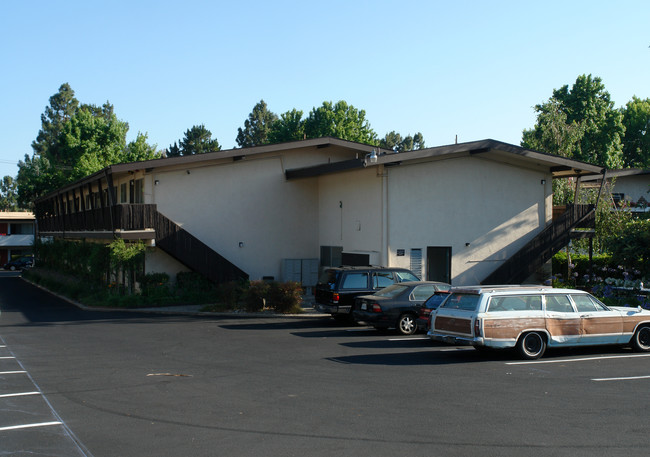 Tori Tu in Santa Barbara, CA - Building Photo - Building Photo