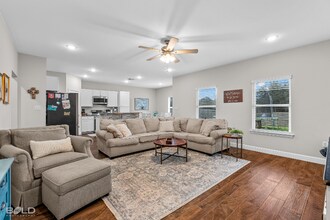 1071 BAYOU BAY COURT in Frierson, LA - Building Photo - Building Photo