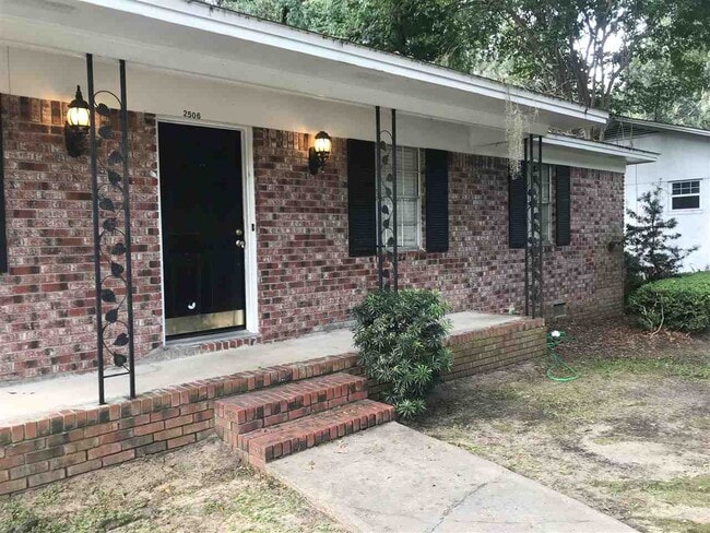 property at 2506 Waldemar Ln