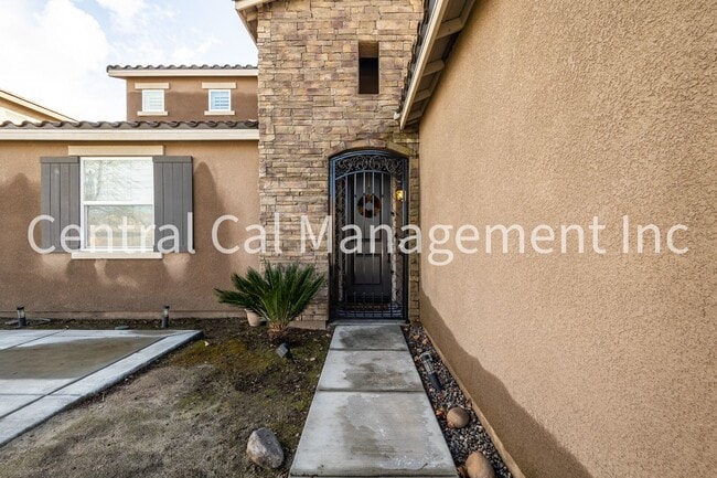 8216 Coral Point Ct in Bakersfield, CA - Foto de edificio - Building Photo
