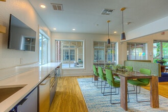 Baypoint Apartments in Corpus Christi, TX - Building Photo - Interior Photo
