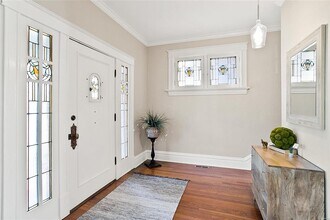10 Lawn Pl in St. Louis, MO - Building Photo - Building Photo