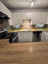 1425 S Puget Dr in Renton, WA - Building Photo