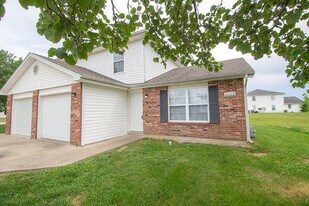 1602 High Quest Cir in Columbia, MO - Building Photo