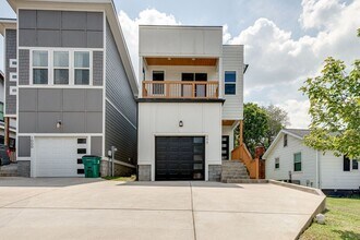 998 Spain Ave in Nashville, TN - Building Photo - Building Photo