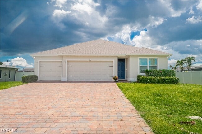 property at 526 SE 20th Ct