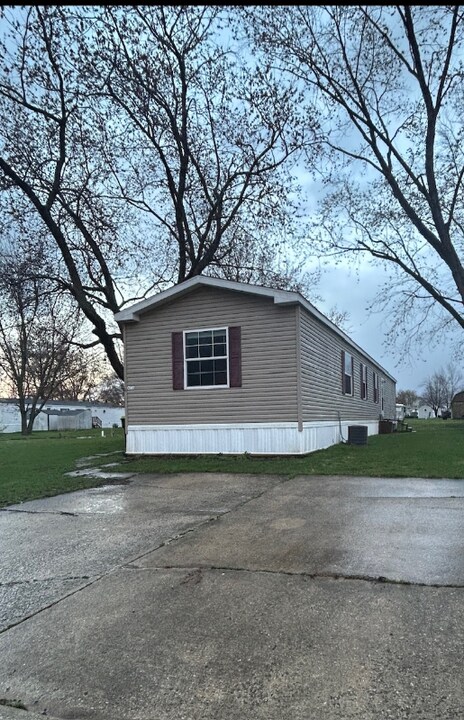 473 Macon St in Mahomet, IL - Building Photo