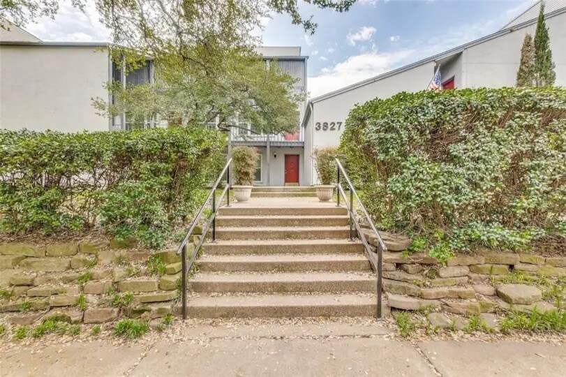 3827 Gilbert Ave, Unit 103 in Dallas, TX - Foto de edificio