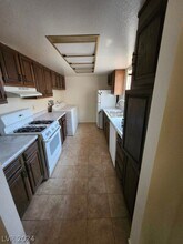 4660 Koval Ln, Unit C in Las Vegas, NV - Foto de edificio - Building Photo