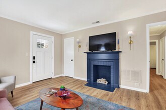 1912 Hawthorne St in Savannah, GA - Foto de edificio - Building Photo