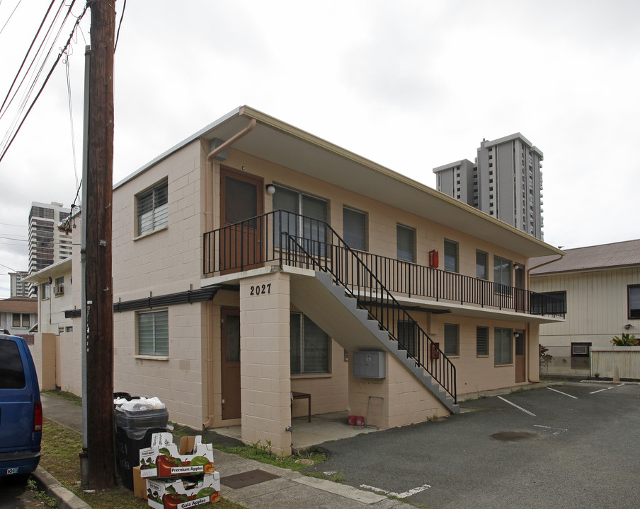 2027 Waiola St in Honolulu, HI - Building Photo