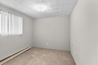 Brookewood South Apartments in Lansing, MI - Building Photo - Building Photo